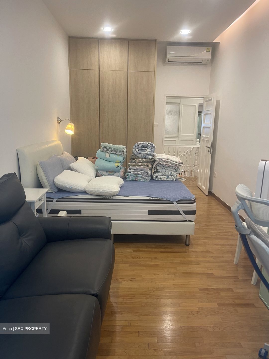 Hillside Terrace (D19), Terrace #524515631
